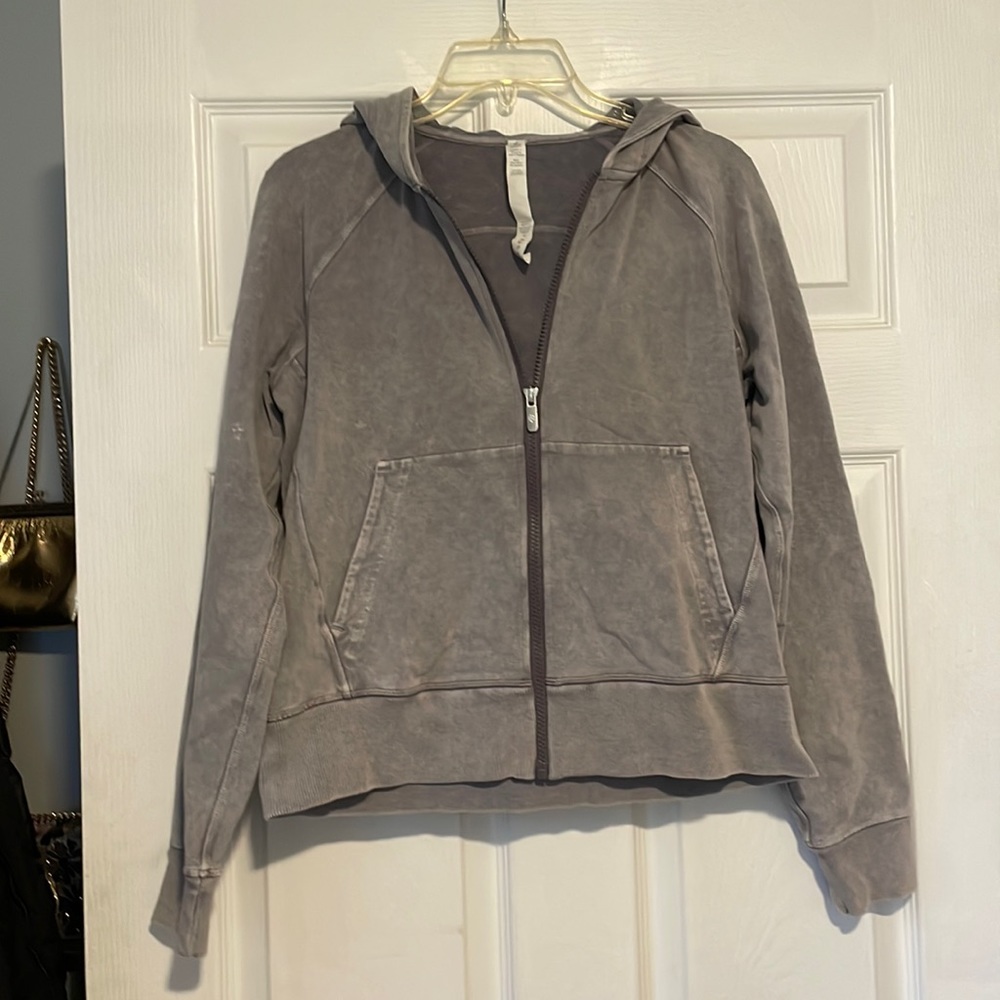 EUC gray lululemon zip up hoodie. Size 6